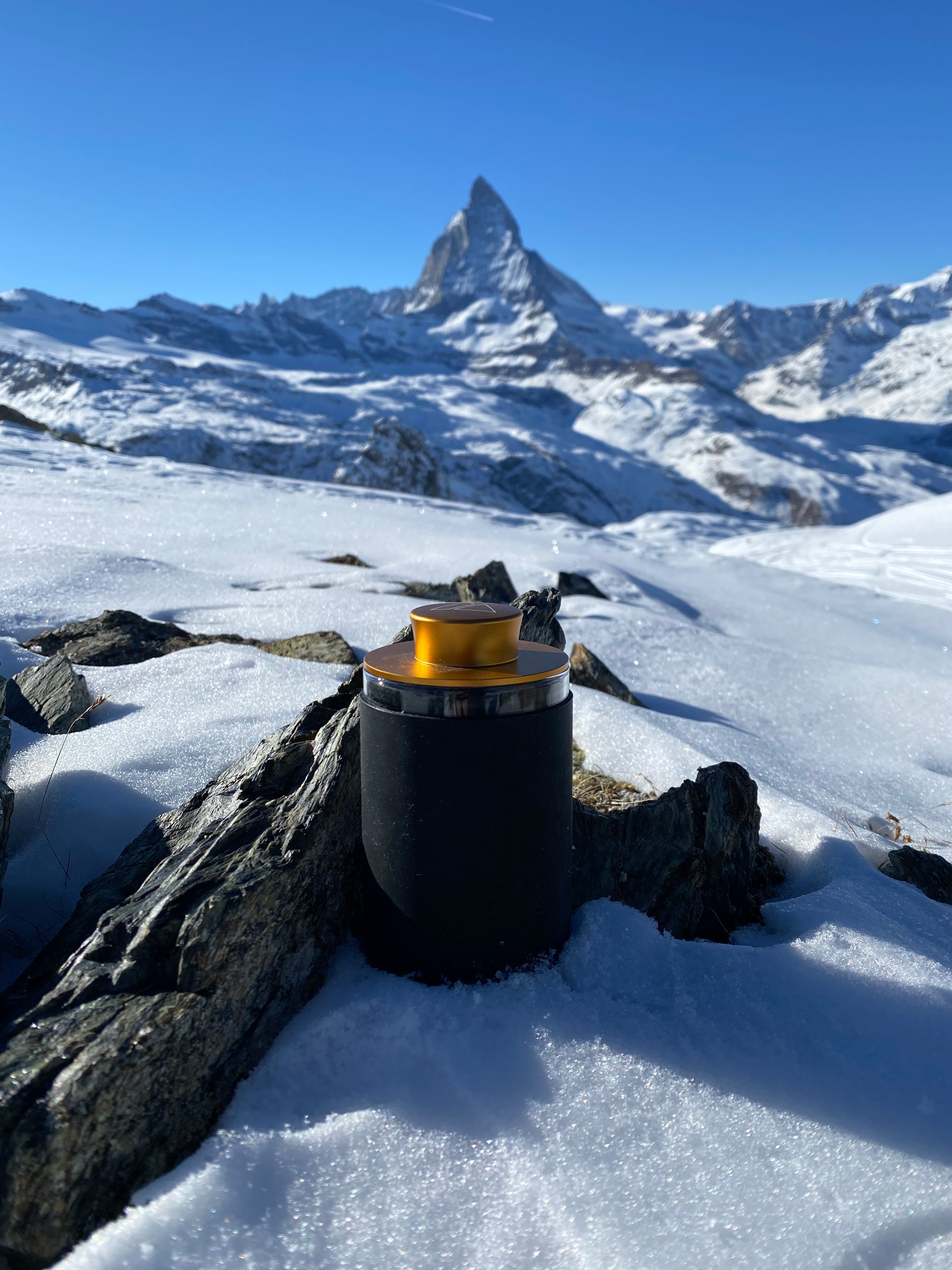 Storage jar, airtight with aircraft aluminum lid and silicone coating